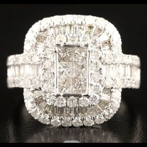 Diamond Ring 14k and 2.42 carats.